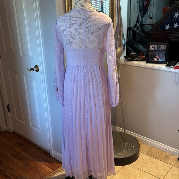 Elegant Lavender Floral Dress brand new never been worn - Picture 3 of 3